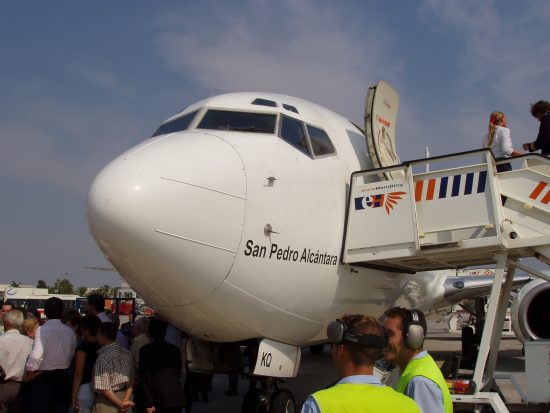 Bautizo del Boeing 735 con el nombre de San Pedro Alcántara